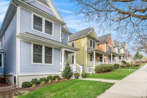 featured image of 203 W Summit St