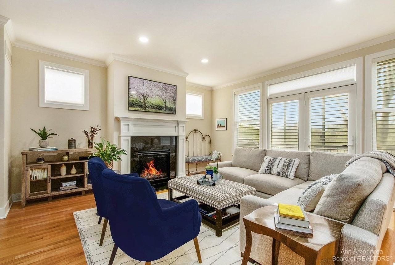 203 W Summit St - Photo 6 of 31