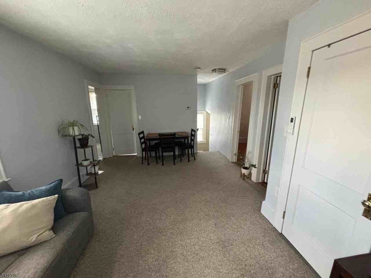 61 Circle Dr - Photo 5 of 11