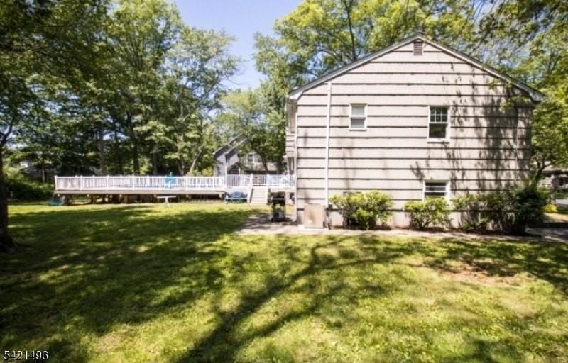 4 Rumson Rd - Photo 3 of 26