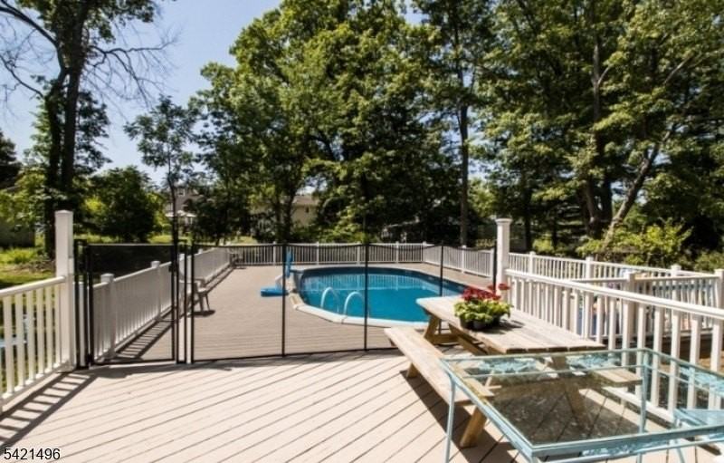 4 Rumson Rd - Photo 4 of 26