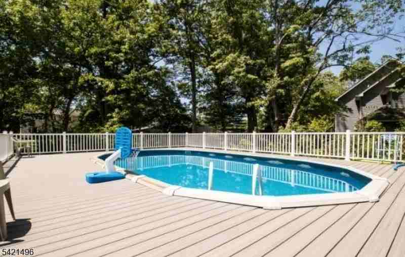 4 Rumson Rd - Photo 5 of 26