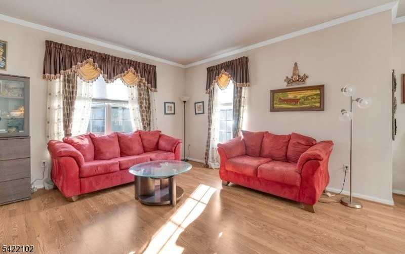 49 Gordon Cir #49 - Photo 2 of 26