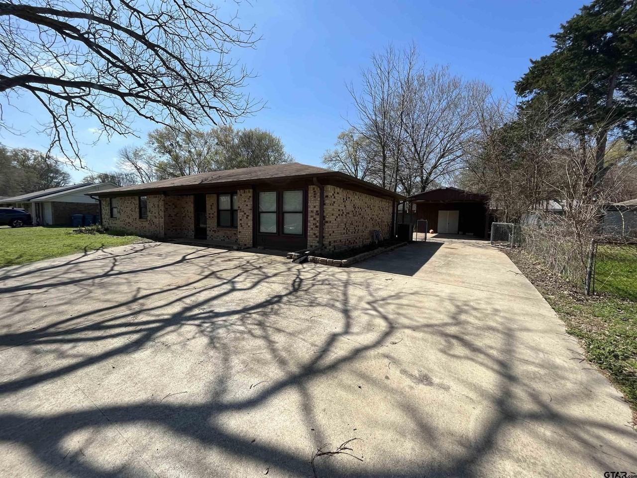 205 Shady Ln - Photo 2 of 29