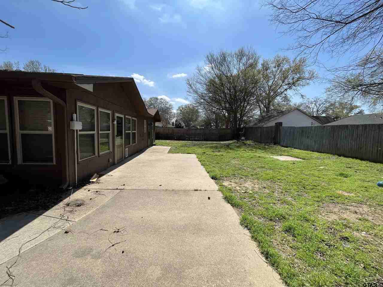 205 Shady Ln - Photo 6 of 29