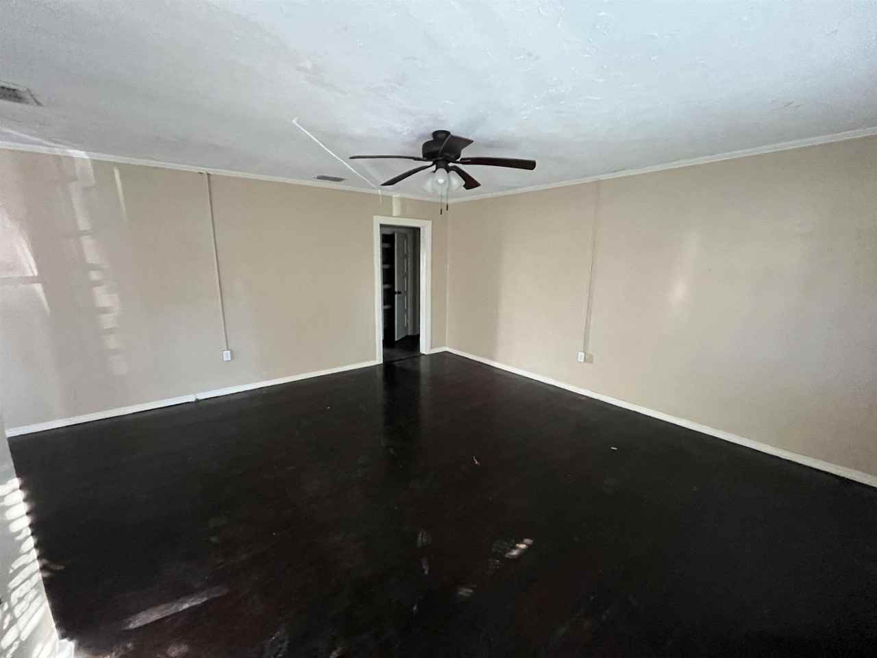 108 N Church St - Photo 3 of 25