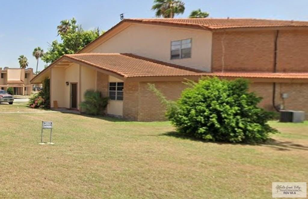 2D Palmetto Ct Unit 2d - Photo 3 of 15