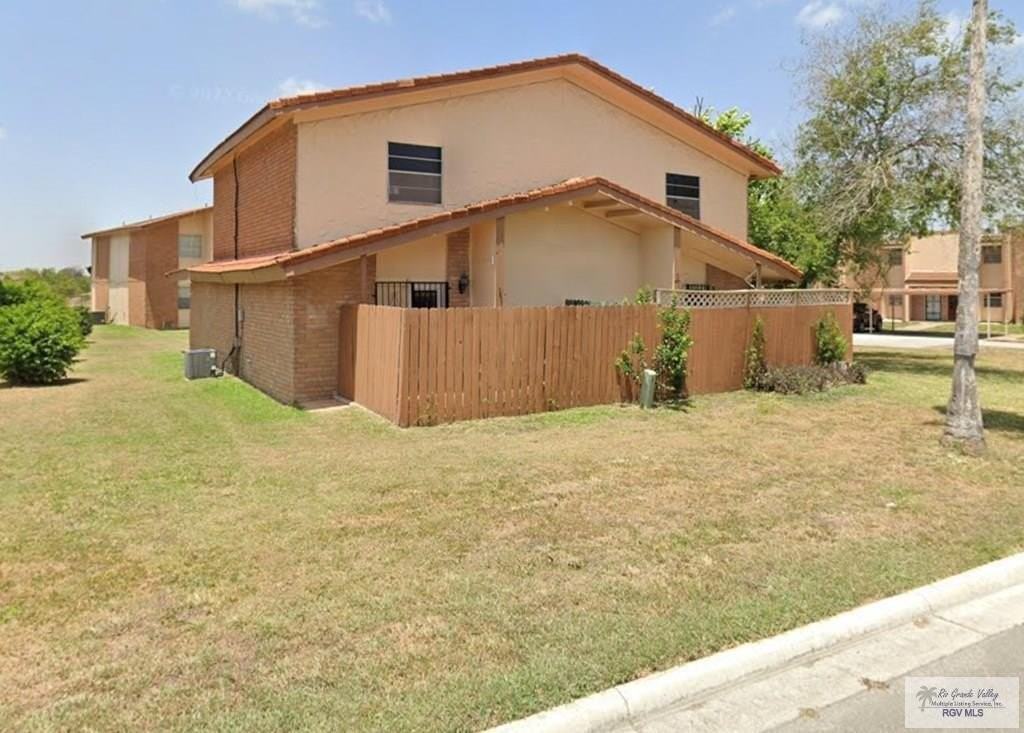 2D Palmetto Ct Unit 2d - Photo 4 of 15