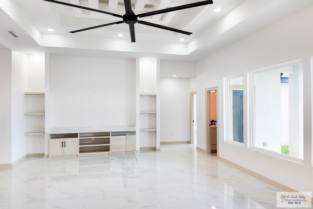 518 Oriole Dr - Photo 3 of 15