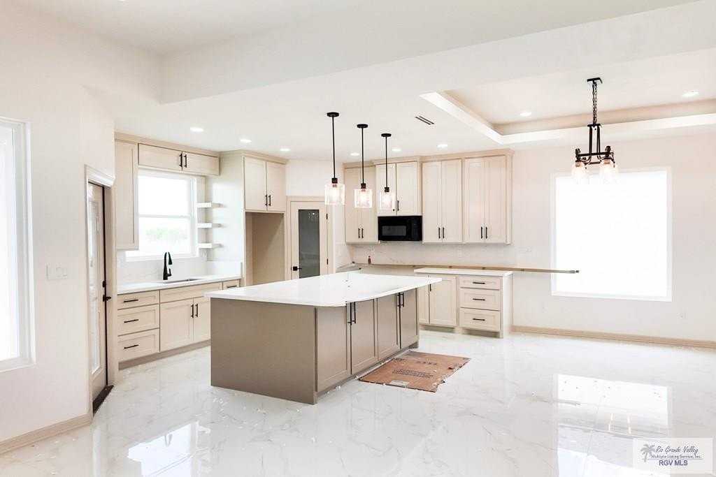 518 Oriole Dr - Photo 5 of 15