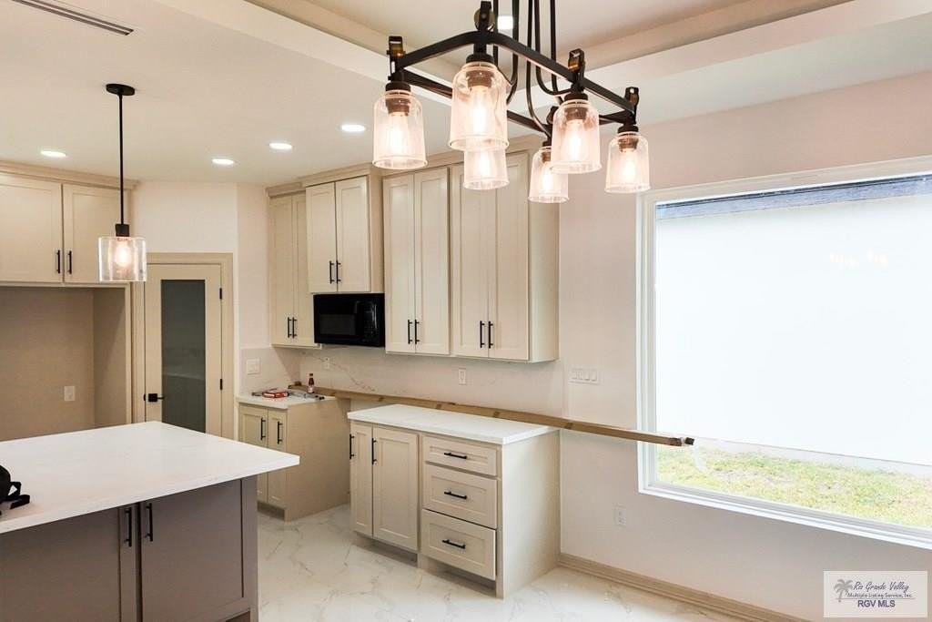 518 Oriole Dr - Photo 6 of 15