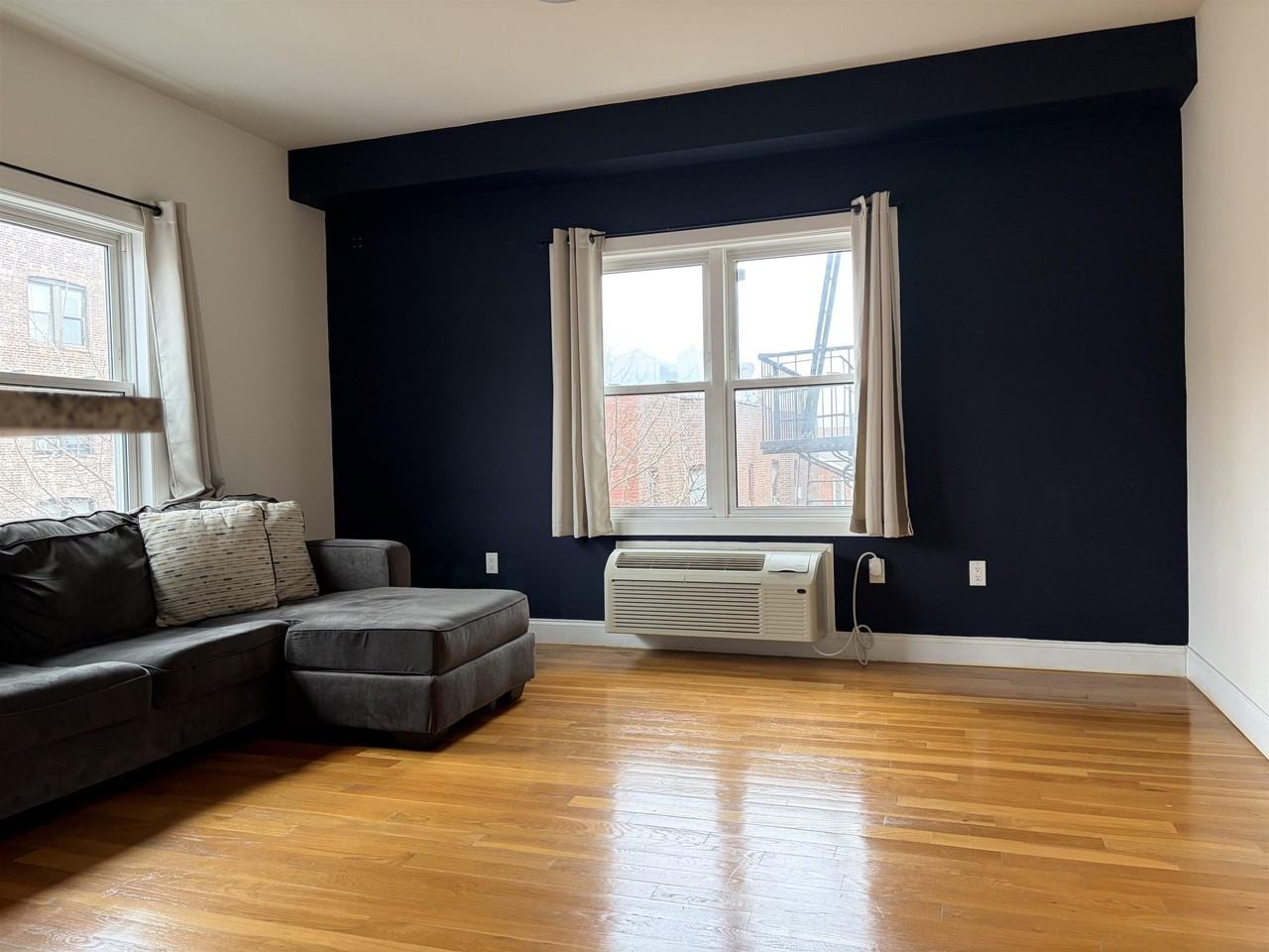 5501 Hudson Ave #401 - Photo 4 of 16