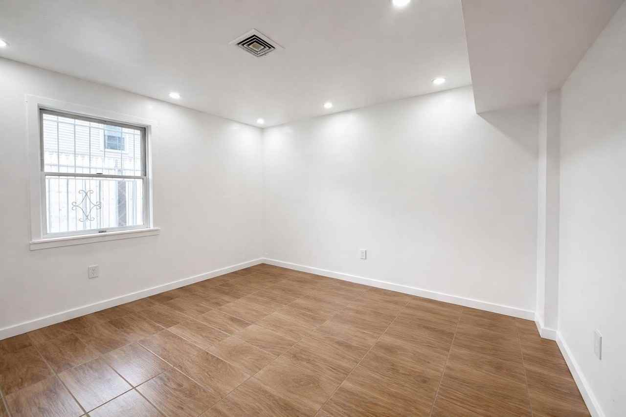87 Merseles St #1 - Photo 4 of 20