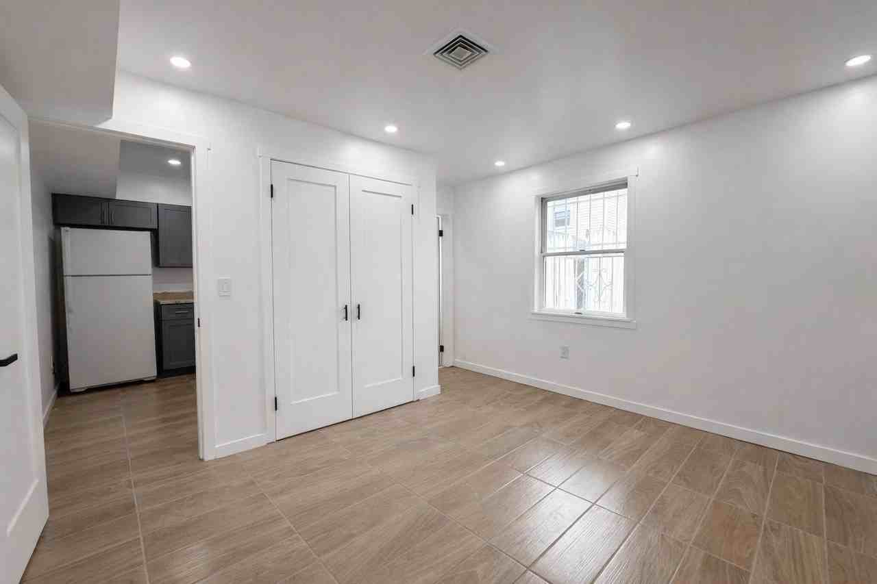 87 Merseles St #1 - Photo 5 of 20