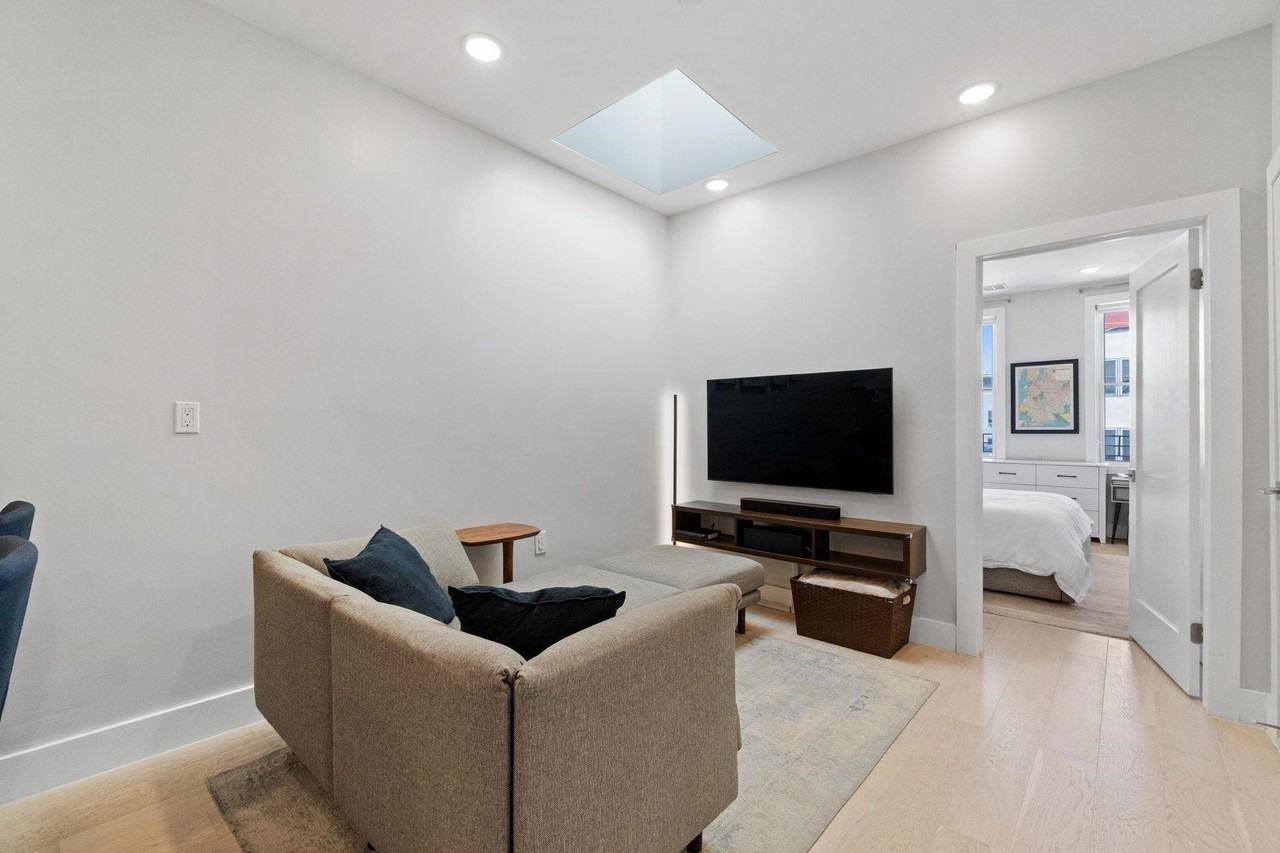 406 Madison St #4L - Photo 3 of 24