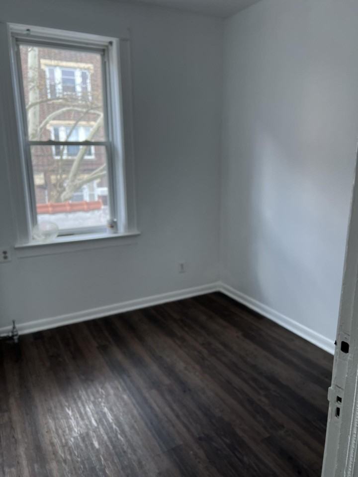 110 67th St - Photo 5 of 13