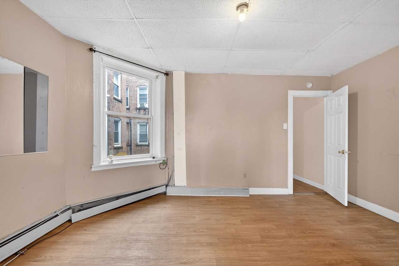 584 Avenue C #4 - Photo 7 of 14