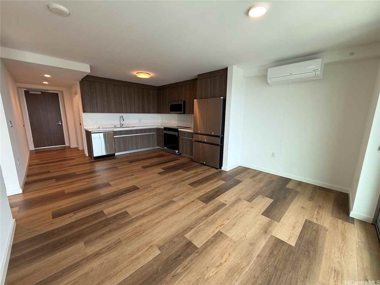 1500 Rycroft St #2607R - Photo 3 of 12