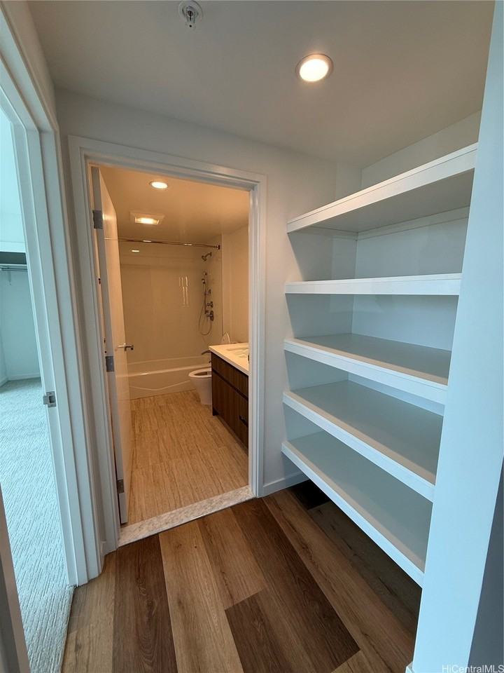 1500 Rycroft St #2607R - Photo 4 of 12
