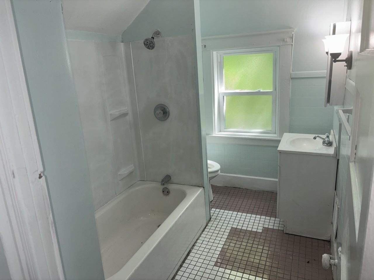 639 Fairgreen Ave #1 - Photo 4 of 12