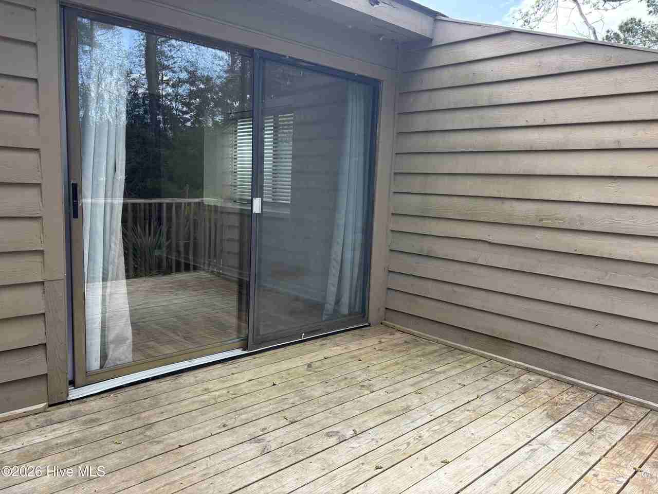 215 Saint Luke Ct - Photo 5 of 6