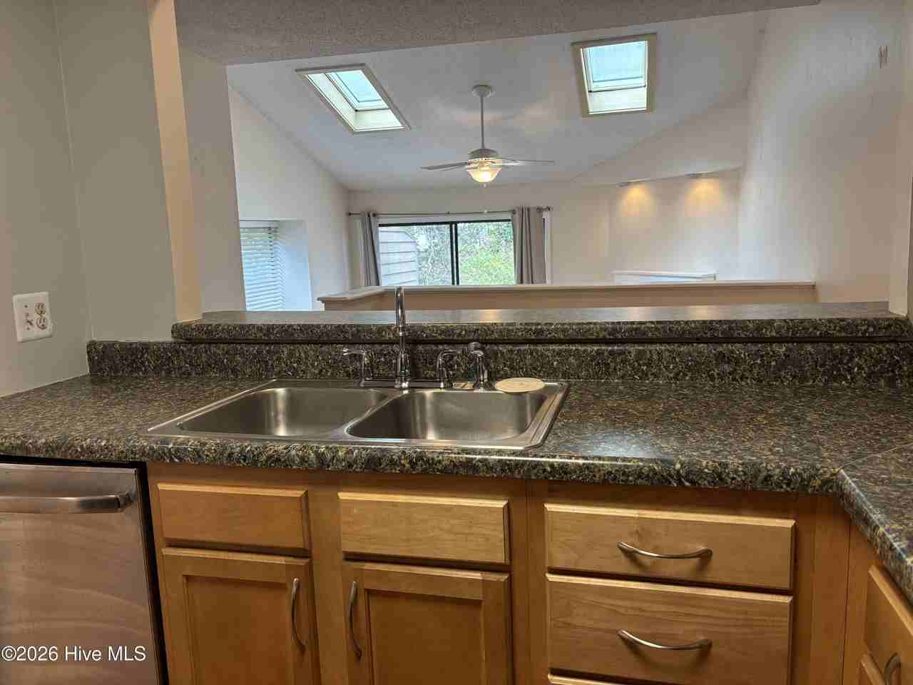 215 Saint Luke Ct - Photo 6 of 6