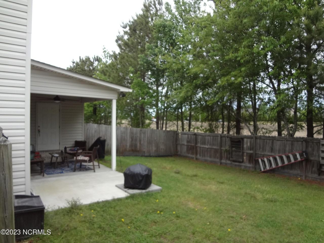 205 S Pointe Dr Unit B - Photo 3 of 48