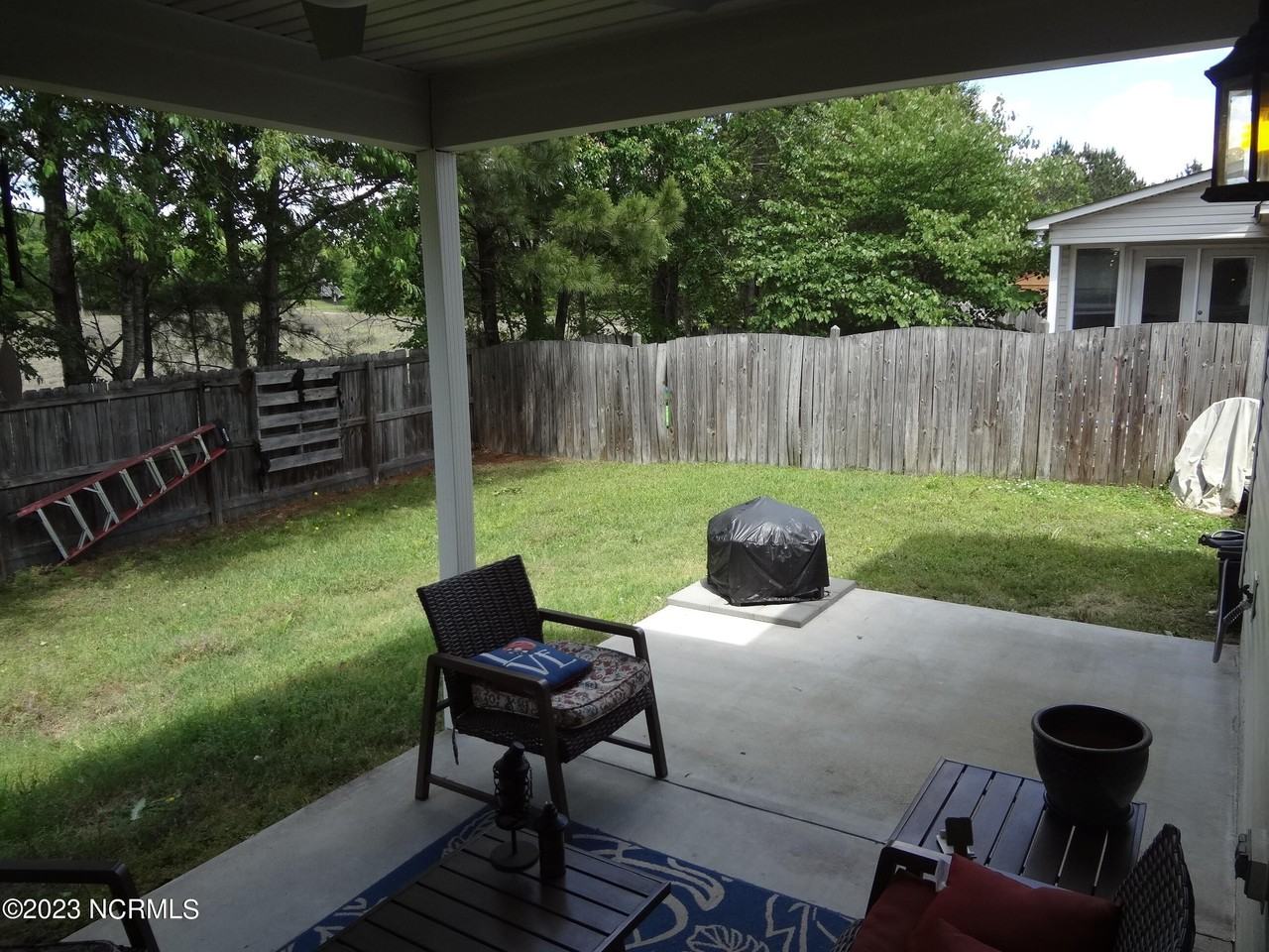 205 S Pointe Dr Unit B - Photo 6 of 48