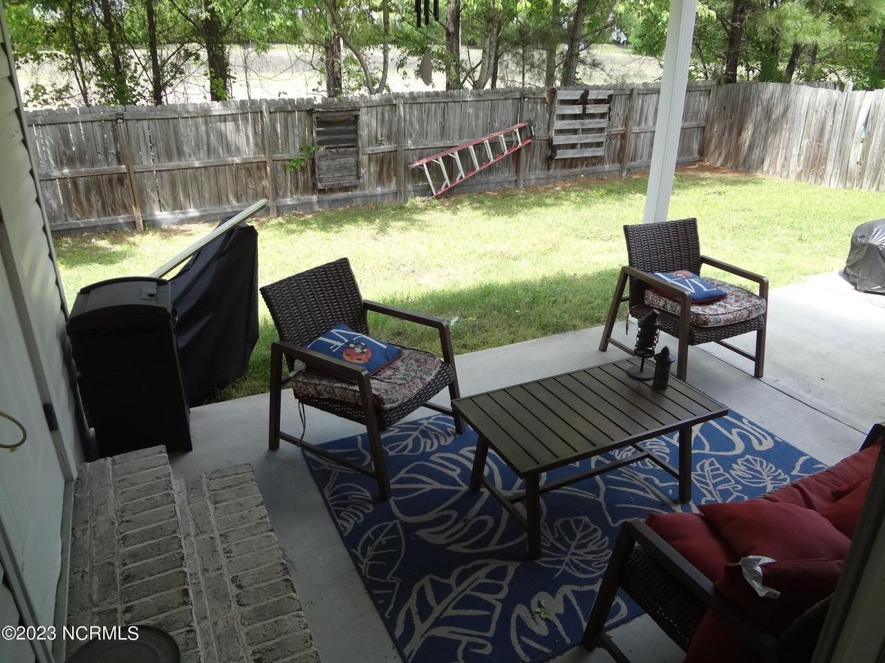 205 S Pointe Dr Unit B - Photo 7 of 48