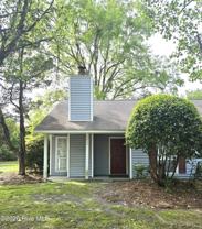 820 Varsity Dr - Photo 1 of 1