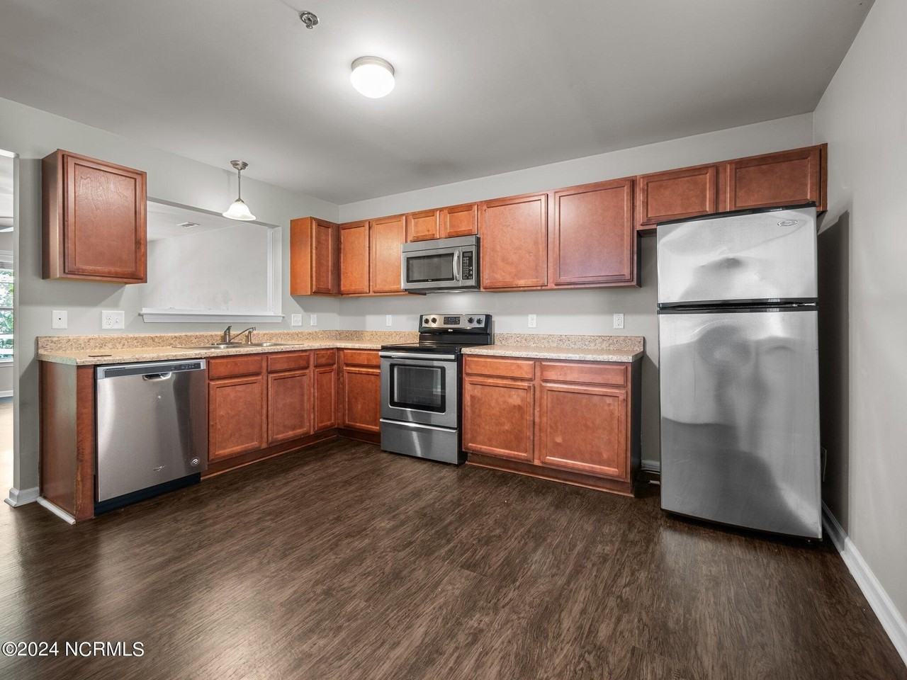 136 Greenford Pl - Photo 5 of 19