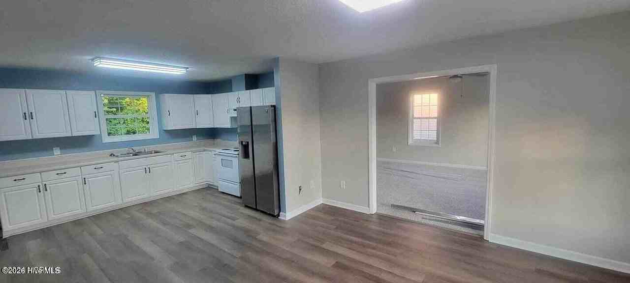320 Olive Branch Blvd - Photo 3 of 9