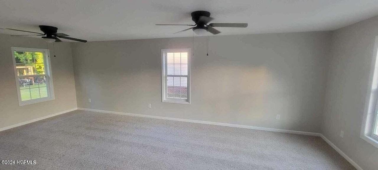 320 Olive Branch Blvd - Photo 5 of 9