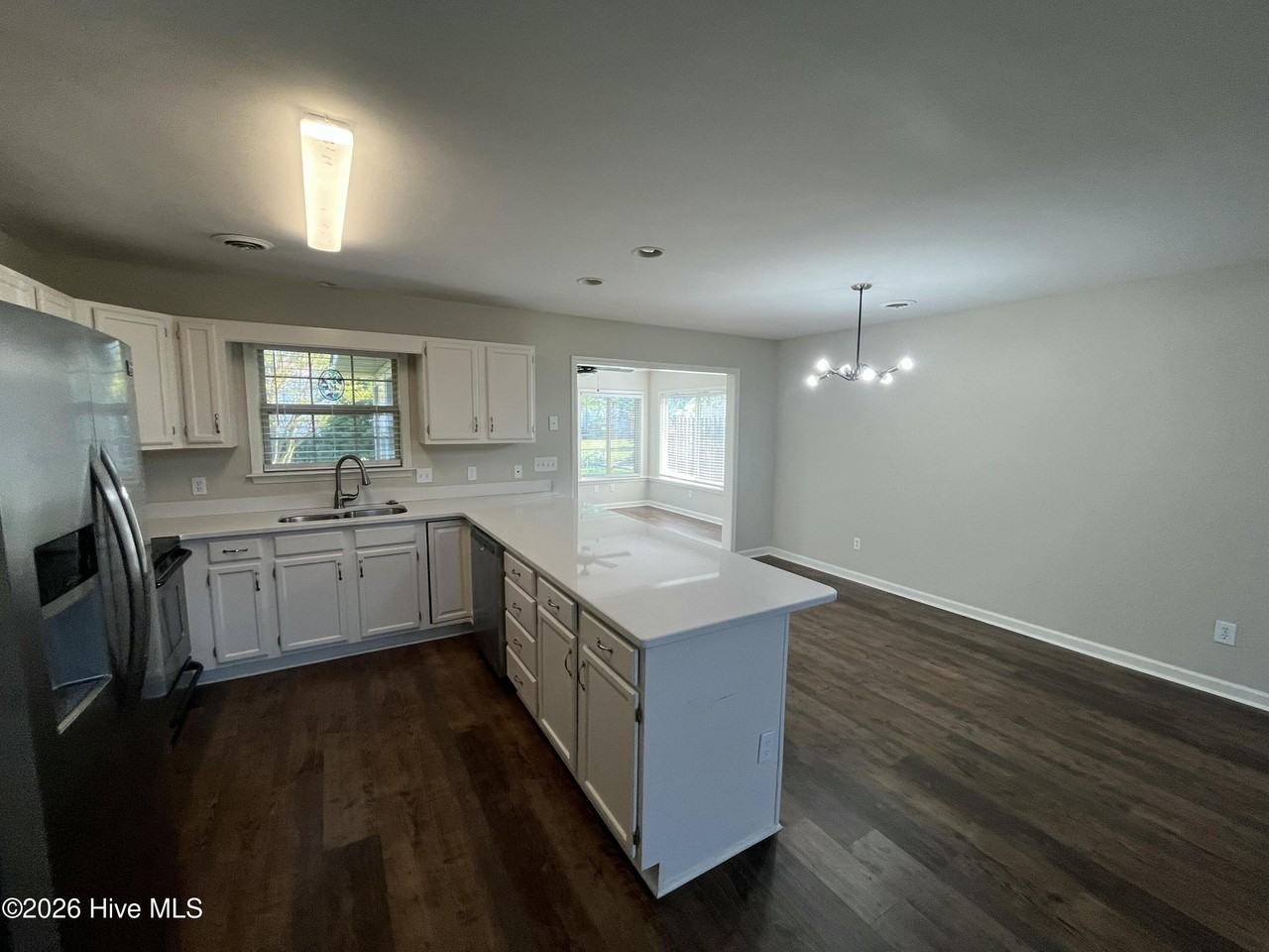 1 Court 10 Northwest Dr - Photo 6 of 21