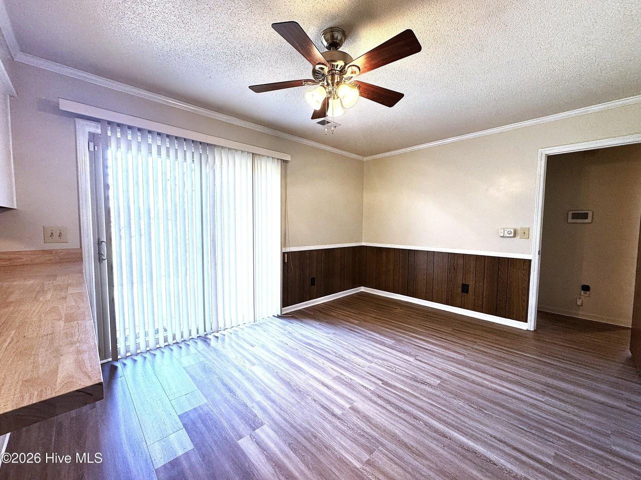 601 Barclay Hills Dr - Photo 3 of 14