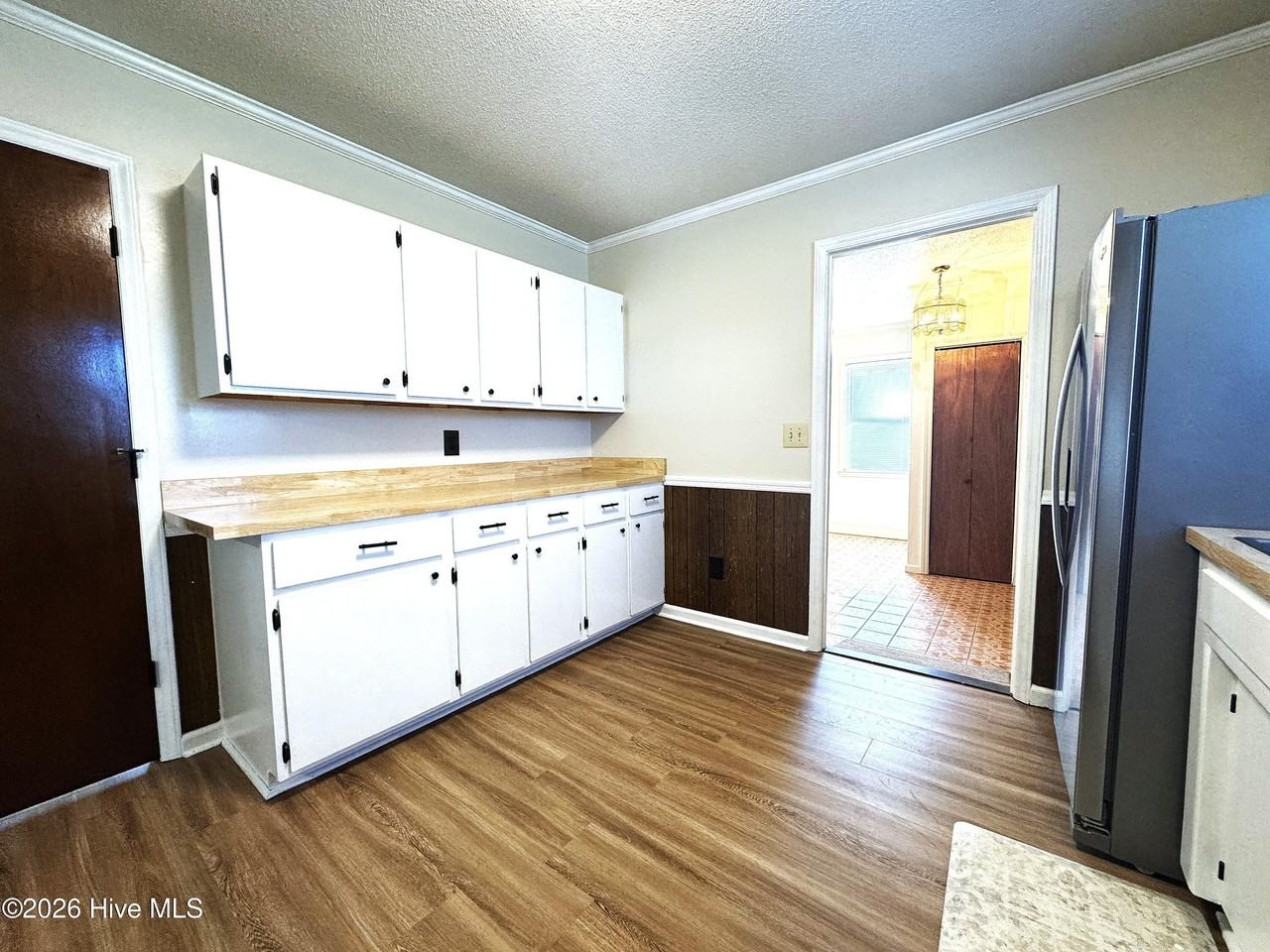 601 Barclay Hills Dr - Photo 4 of 14