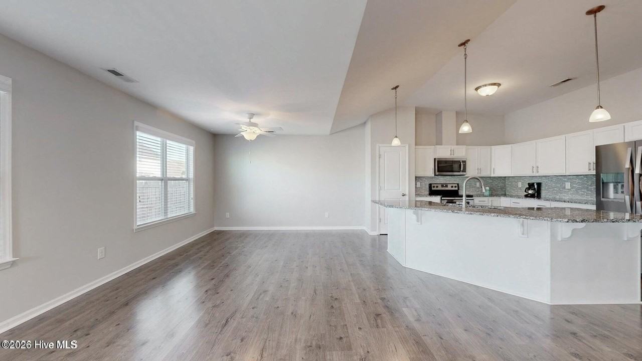 2644 Rhinestone Dr - Photo 4 of 17