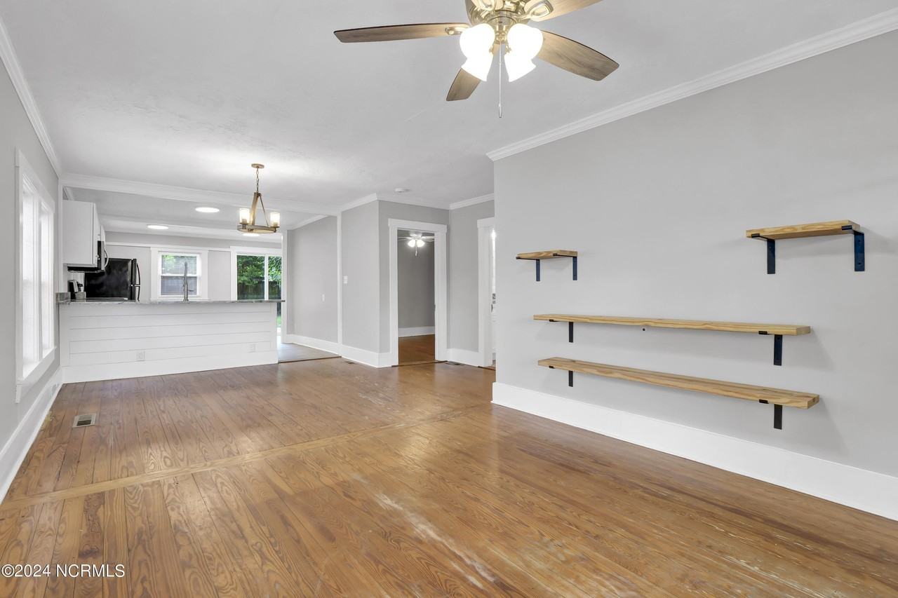 614 Alabama Ave - Photo 6 of 25