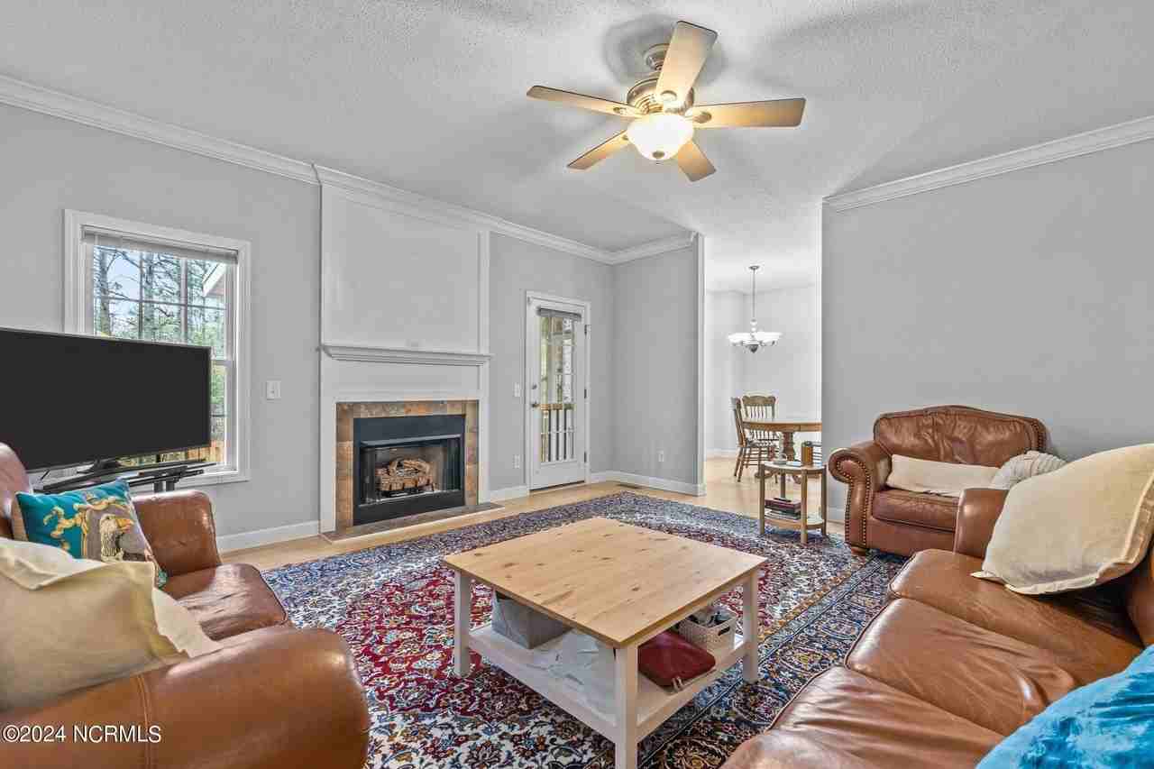 2 Moore Dr - Photo 3 of 26