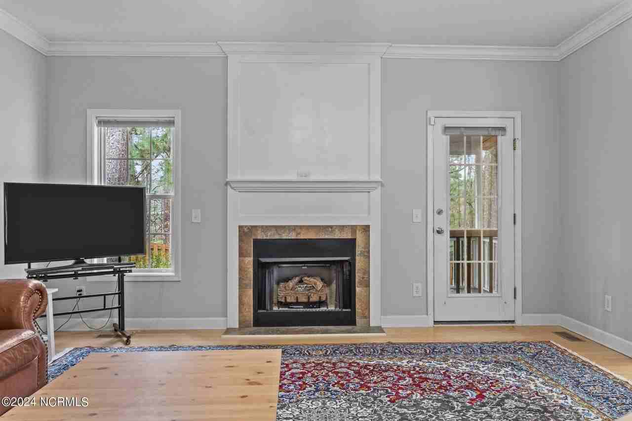 2 Moore Dr - Photo 5 of 26