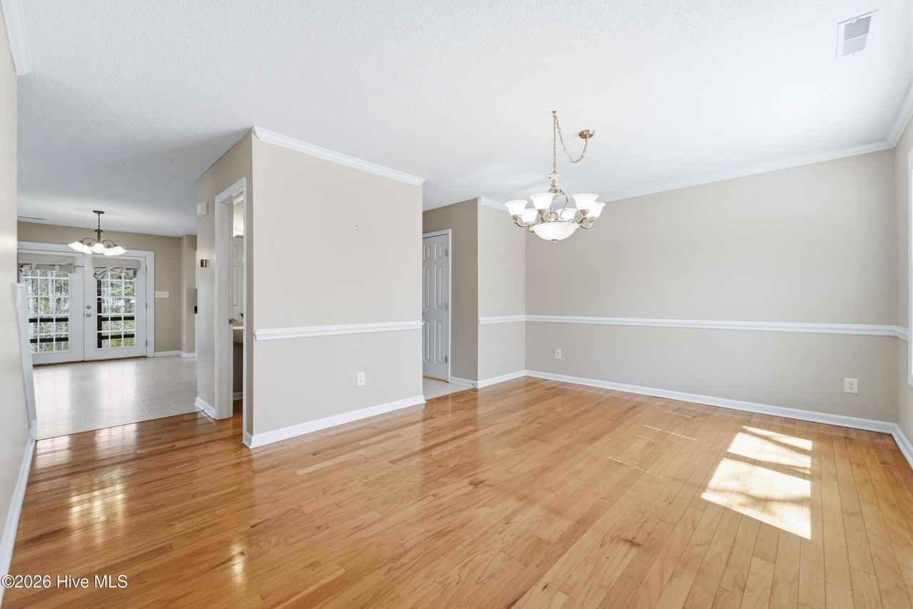 2806 Catamount Ct - Photo 3 of 27