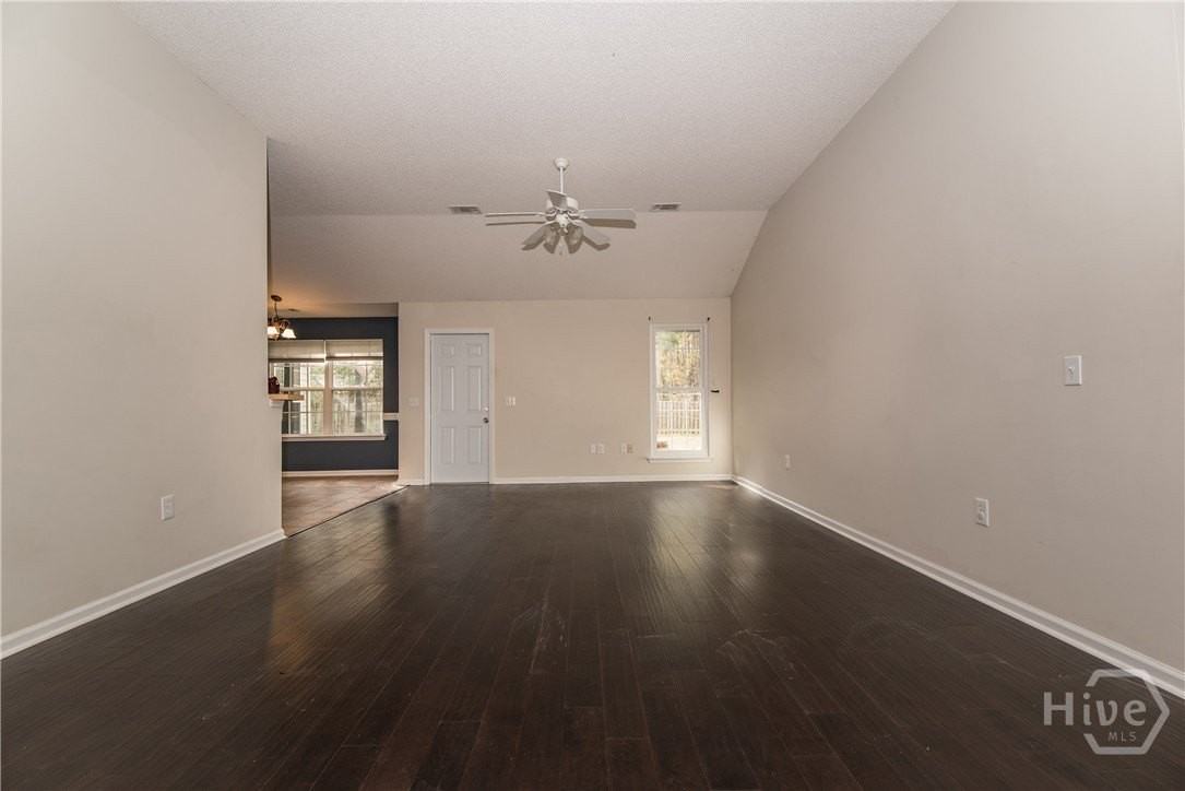 332 Stonebridge Cir - Photo 3 of 28