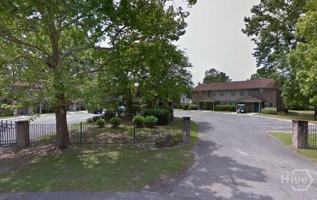 featured image of 282 Greenwich Dr #5