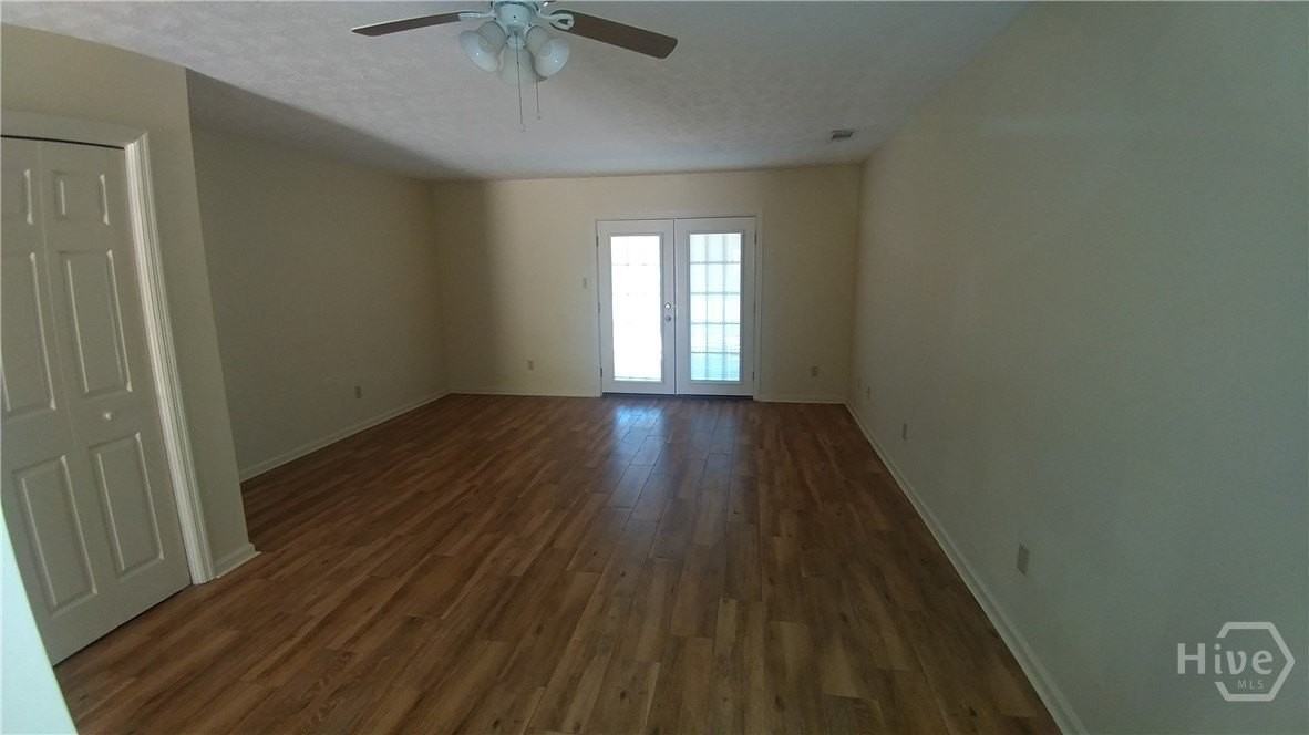 282 Greenwich Dr #5 - Photo 2 of 11