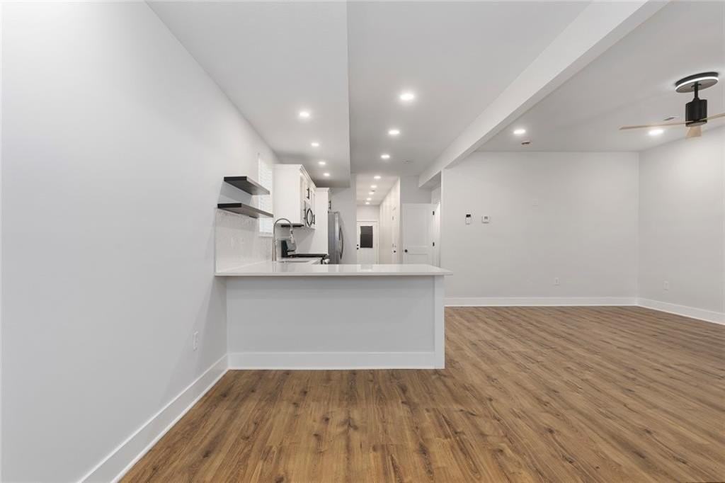 2027 Agnes Ave - Photo 5 of 31