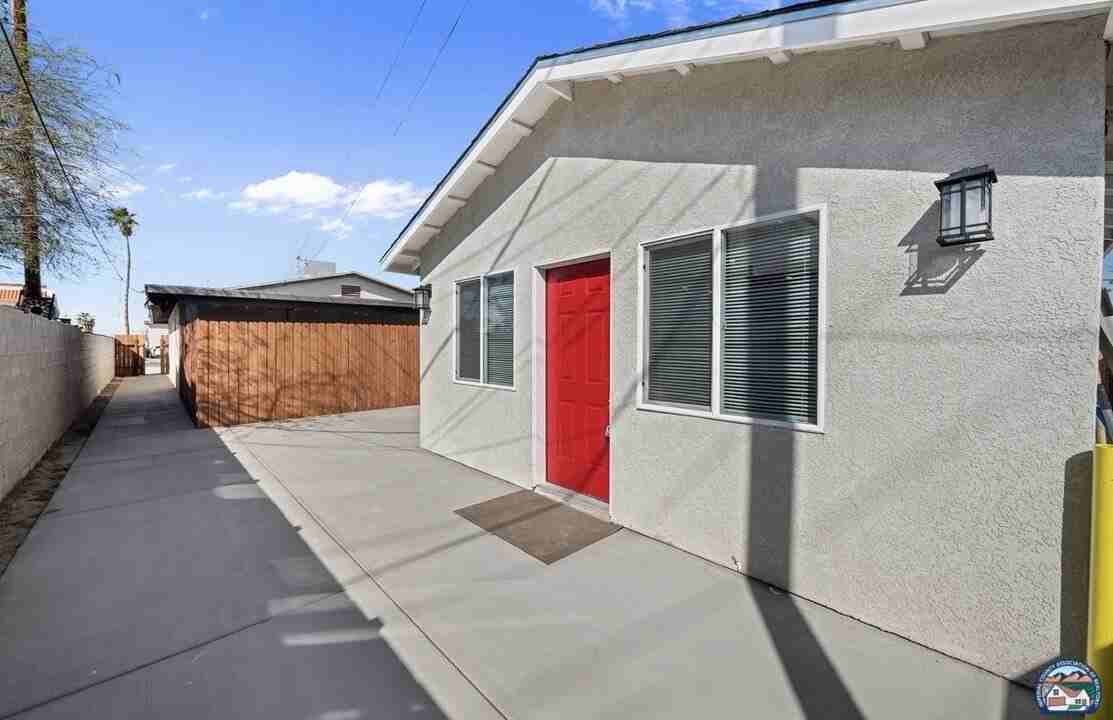 365 W Heil Ave - Photo 2 of 23