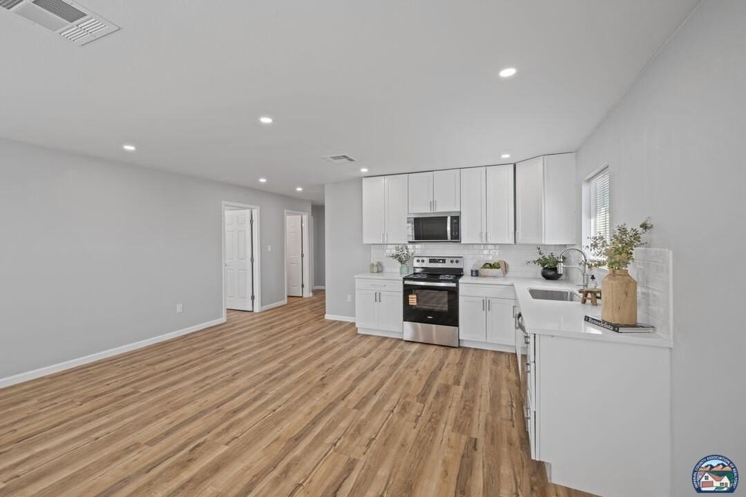 365 W Heil Ave - Photo 5 of 23