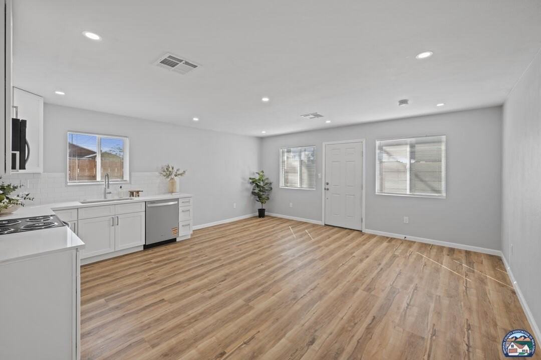 365 W Heil Ave - Photo 6 of 23