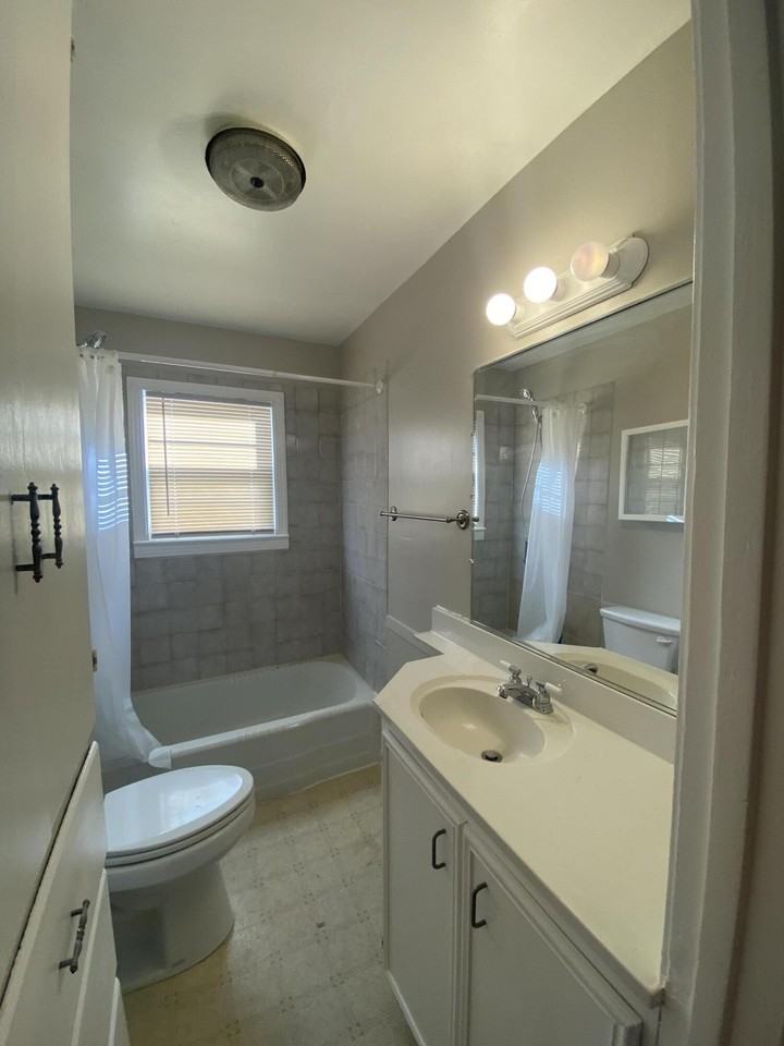 4603 45th St - Photo 4 of 7