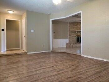 5503 10th St - Photo 7 of 9